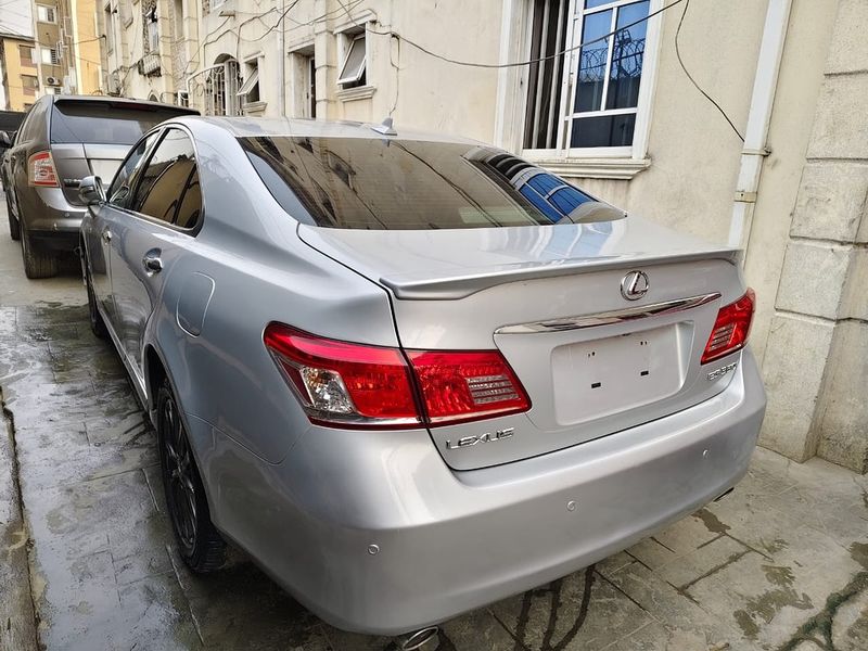 Main image of 2011 Lexus ES